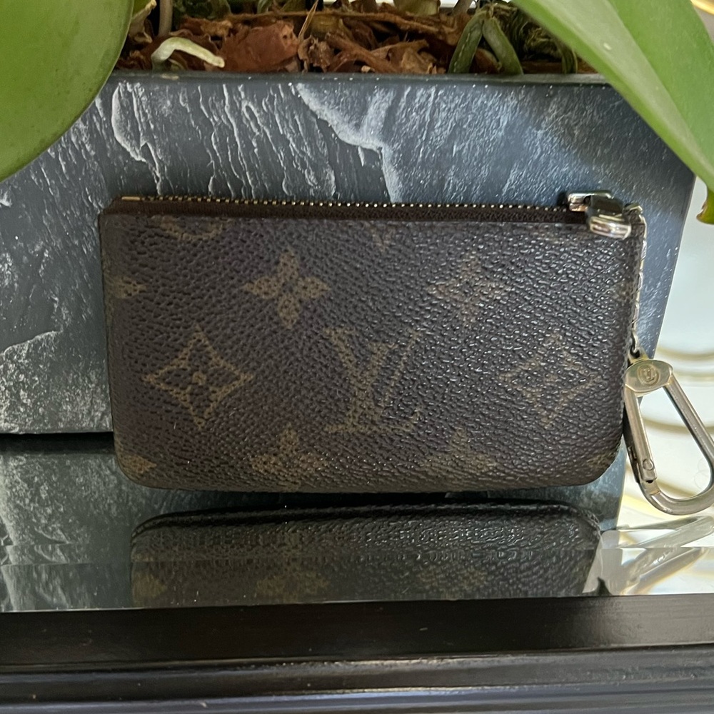 Authentic Louis Vuitton Cles coin / card case